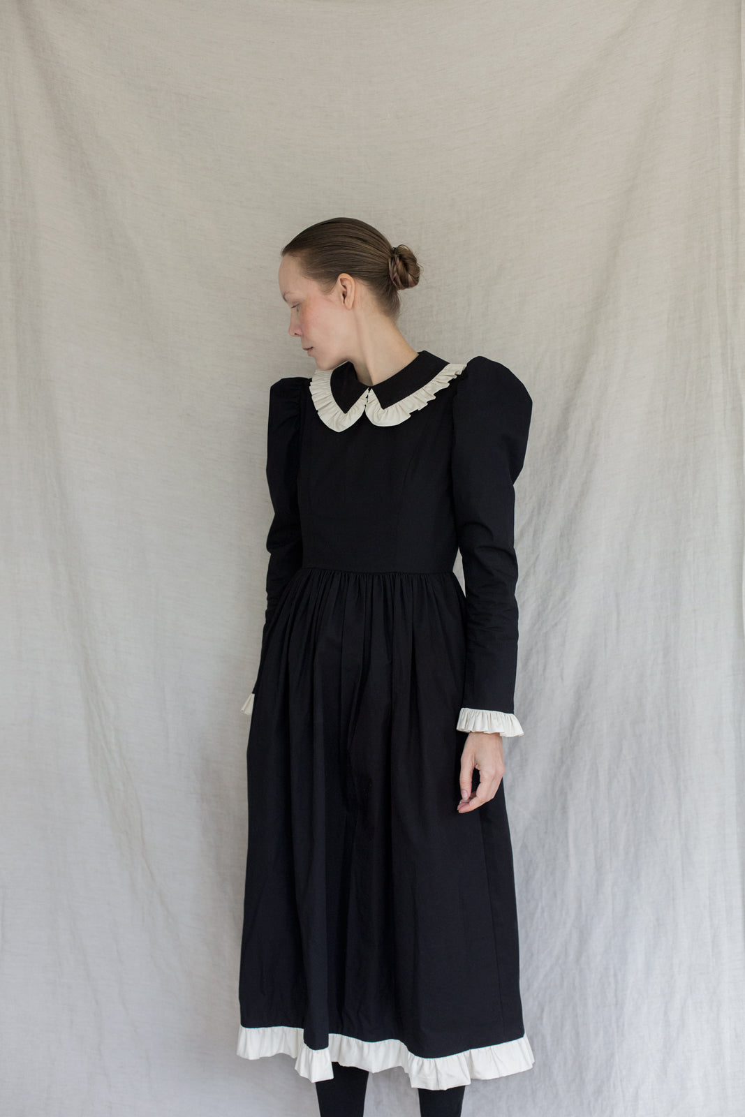 Enola dress black